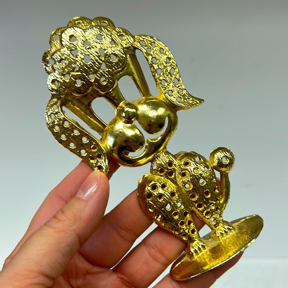 Vintage gold tone metal poodle shaped earring holder - Picture 3 of 5